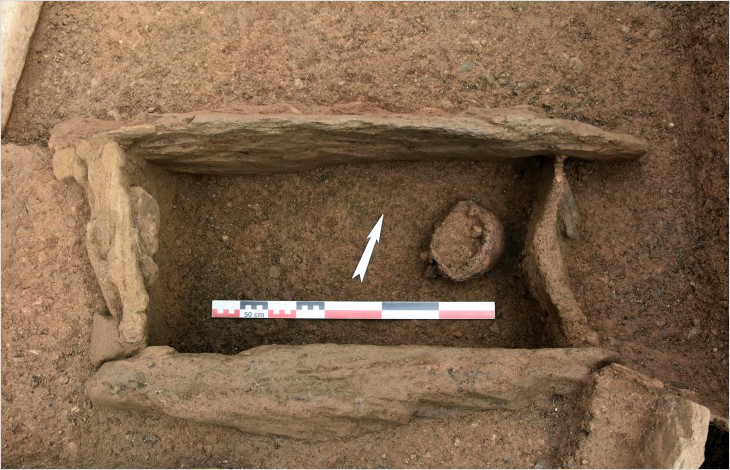 Nouvelles tombes à la nécropole néolithique de Pully